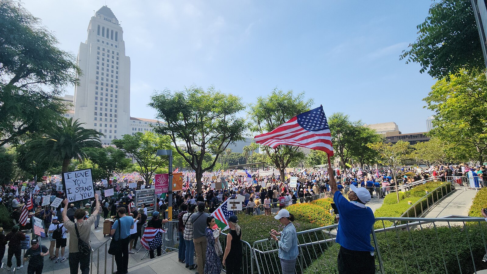 A Judge Told The LAPD They Couldn't Attack Journalists At No Kings Parade, They Still Did