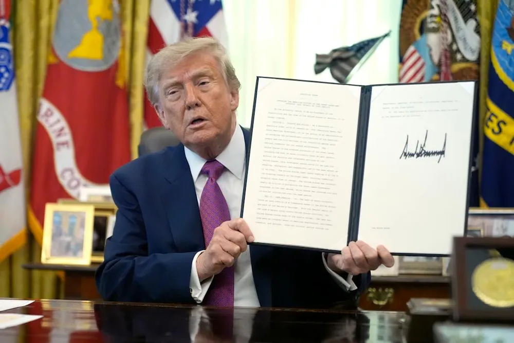 Other presidents have let white-collar criminals dodge financial penalties – but not like Trump
