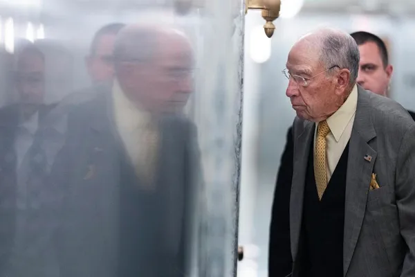 Why older lawmakers may wait too long to step aside